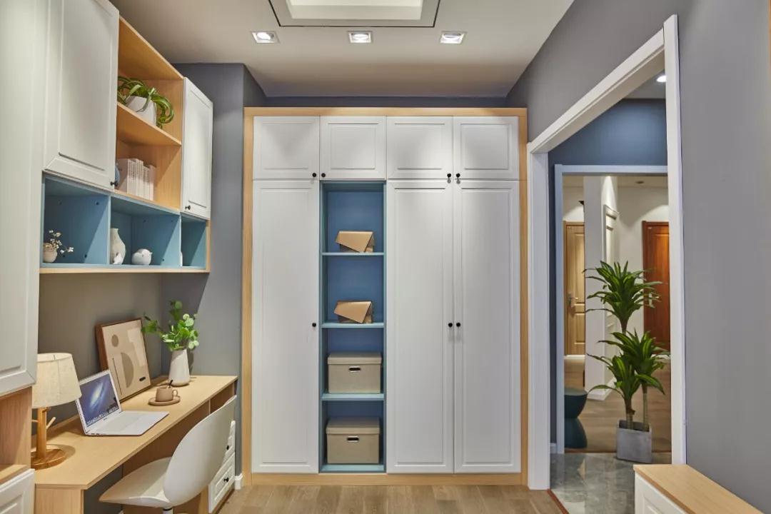 鵬鴻現(xiàn)代簡約衣柜 鵬鴻現(xiàn)代簡約衣柜實拍